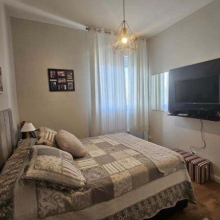 Apartamentos Na Praia Do Gonzaga Frente Mar Com Estacionamento Santos  Dış mekan fotoğraf