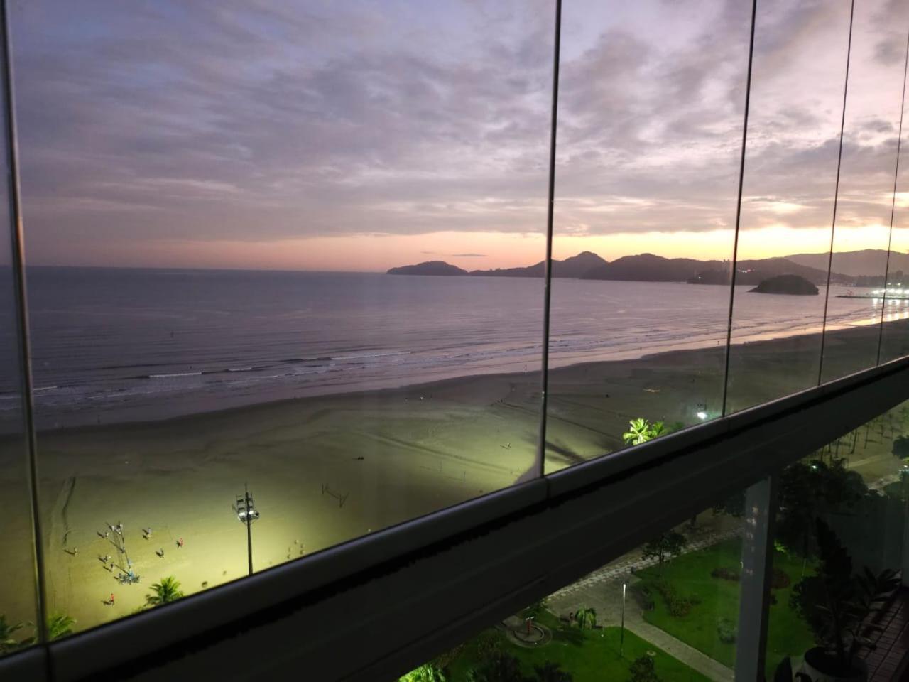 Apartamentos Na Praia Do Gonzaga Frente Mar Com Estacionamento Santos  Dış mekan fotoğraf